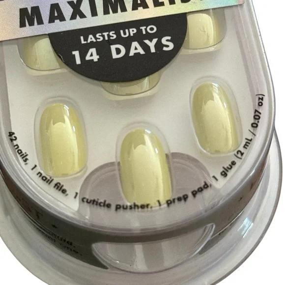 Olive & June Instant Mani Press-On Nails Round Short Citrus Chrome Yellow NWT - Picture 2 of 6